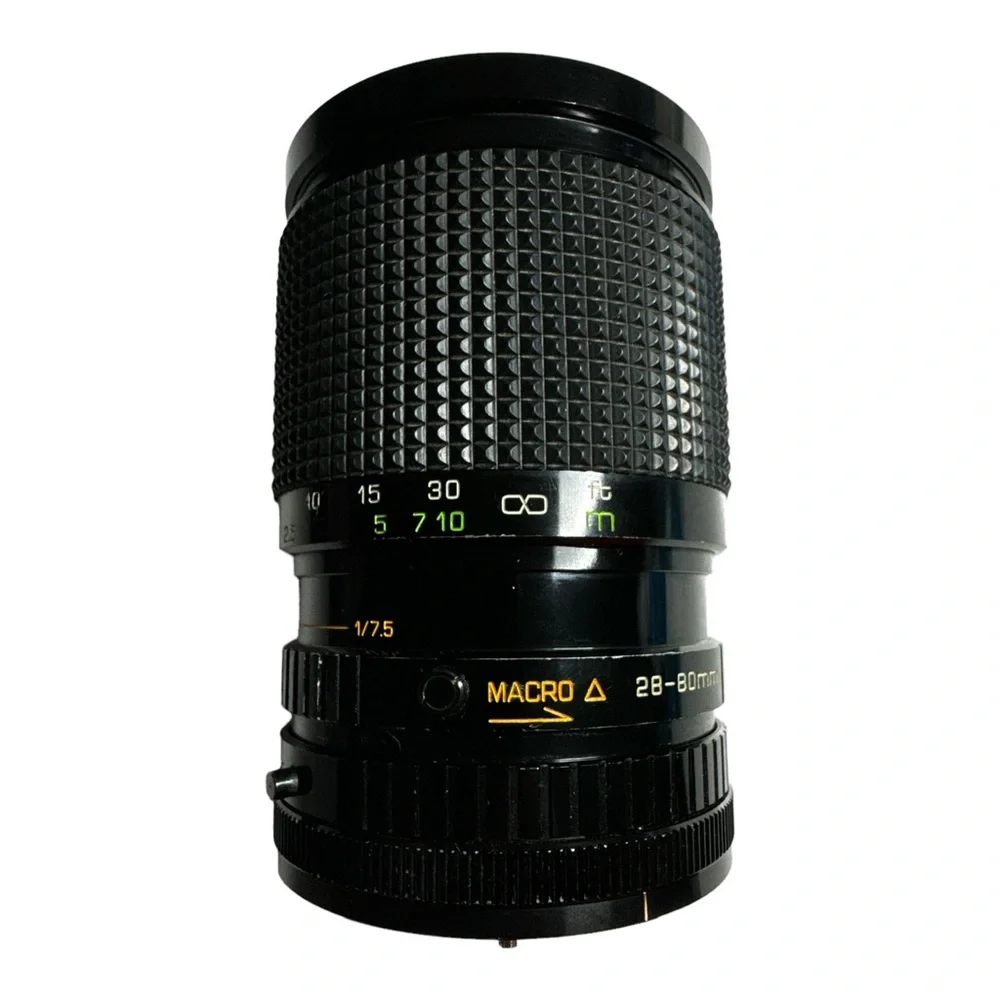 Sakar Zoom 28-80mm f/3.5-4.5 Macro 62mm MC Mount Japanese Lens W/ Hoya Filter